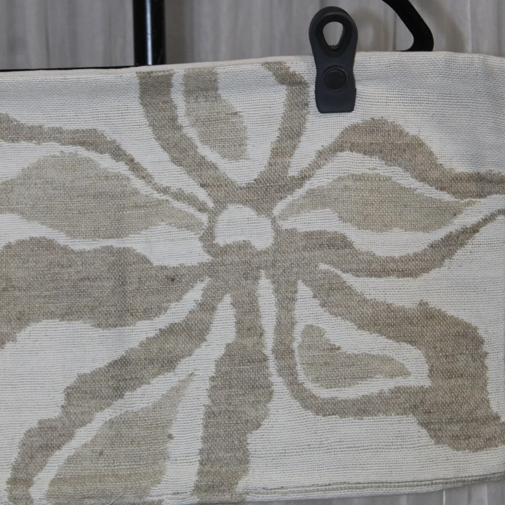 Williams Sonoma.  Fainting Floral Pillow Cover. Sz. 12